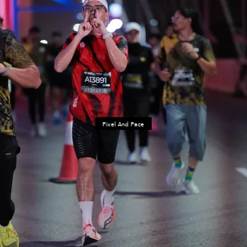 Runner Photo 6715655
