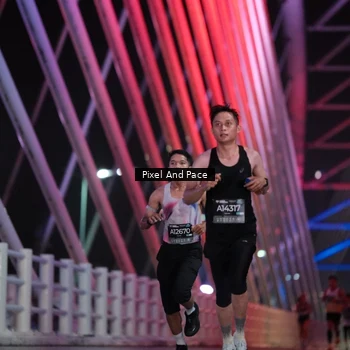 Runner Photo 6715672