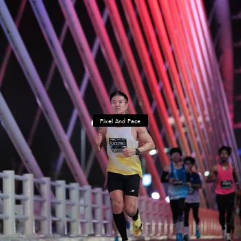 Runner Photo 6715975