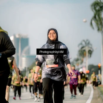 Runner Photo 6716003