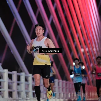 Runner Photo 6716090
