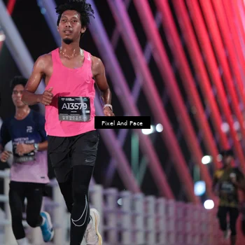 Runner Photo 6716391