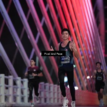 Runner Photo 6718171