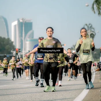 Runner Photo 6718256