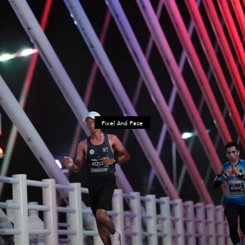 Runner Photo 6718687