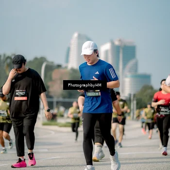 Runner Photo 6721280
