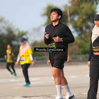 Runner Photo 6726945