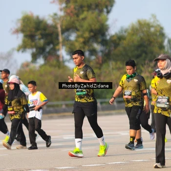 Runner Photo 6726979