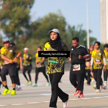 Runner Photo 6727003