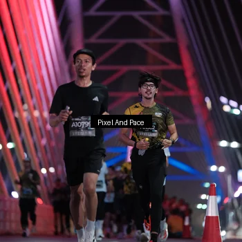 Runner Photo 6727399
