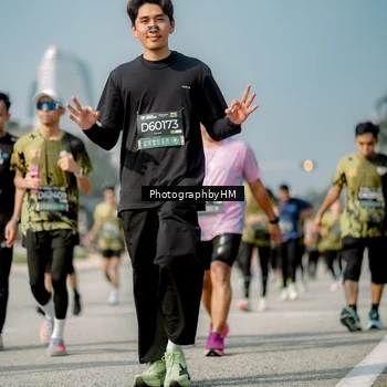 Runner Photo 6728340