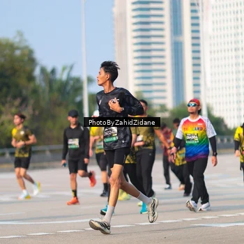 Runner Photo 6728613