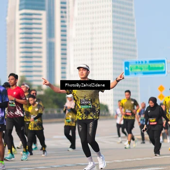 Runner Photo 6728912