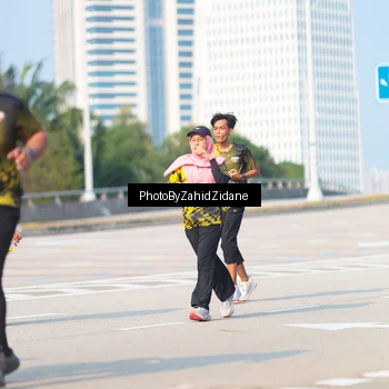 Runner Photo 6732705