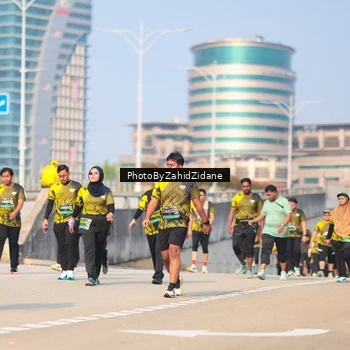 Runner Photo 6733003