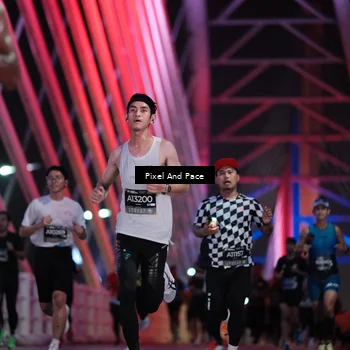 Runner Photo 6733047