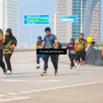Runner Photo 6733242