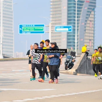 Runner Photo 6733334