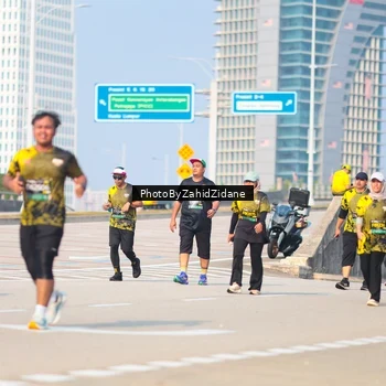 Runner Photo 6733354
