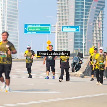 Runner Photo 6733355