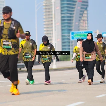 Runner Photo 6735870