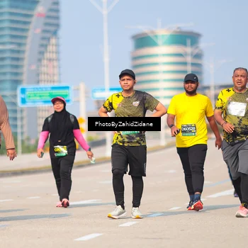 Runner Photo 6736047