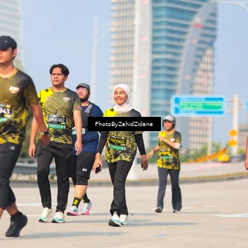Runner Photo 6736975