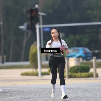 Runner Photo 6740017