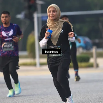 Runner Photo 6740047