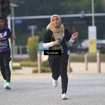 Runner Photo 6740087