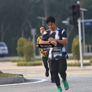 Runner Photo 6740126