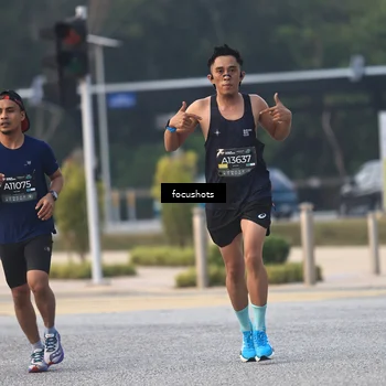 Runner Photo 6740469