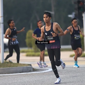 Runner Photo 6740548