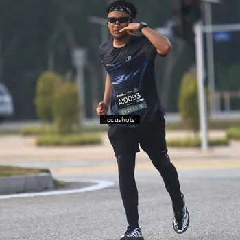 Runner Photo 6740695