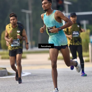 Runner Photo 6740873