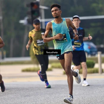 Runner Photo 6740889