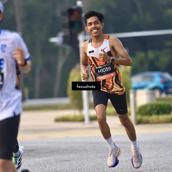 Runner Photo 6741455