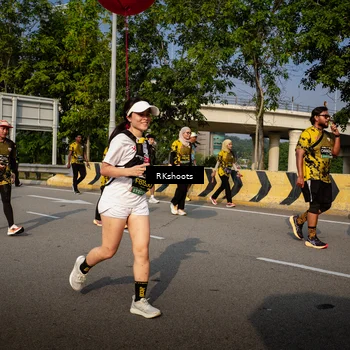 Runner Photo 6742075