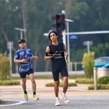 Runner Photo 6742391