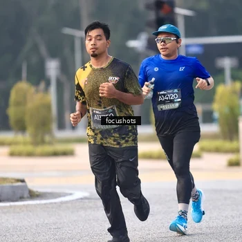 Runner Photo 6742393