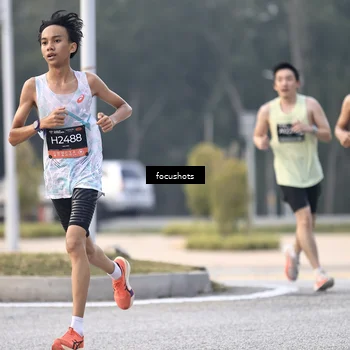 Runner Photo 6742543