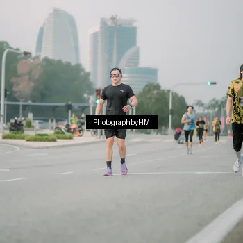 Runner Photo 6742596