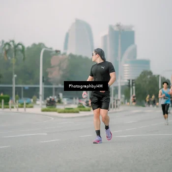 Runner Photo 6742623