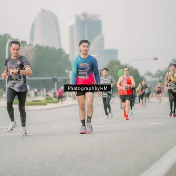 Runner Photo 6742973