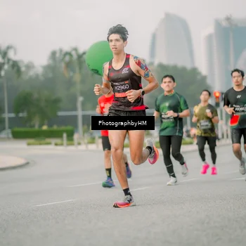 Runner Photo 6743022