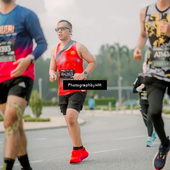 Runner Photo 6743024