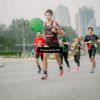 Runner Photo 6743025