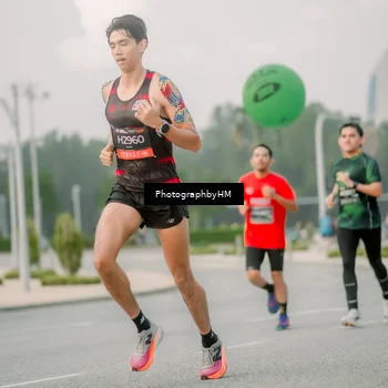 Runner Photo 6743032