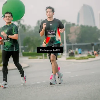 Runner Photo 6743038