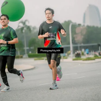 Runner Photo 6743039